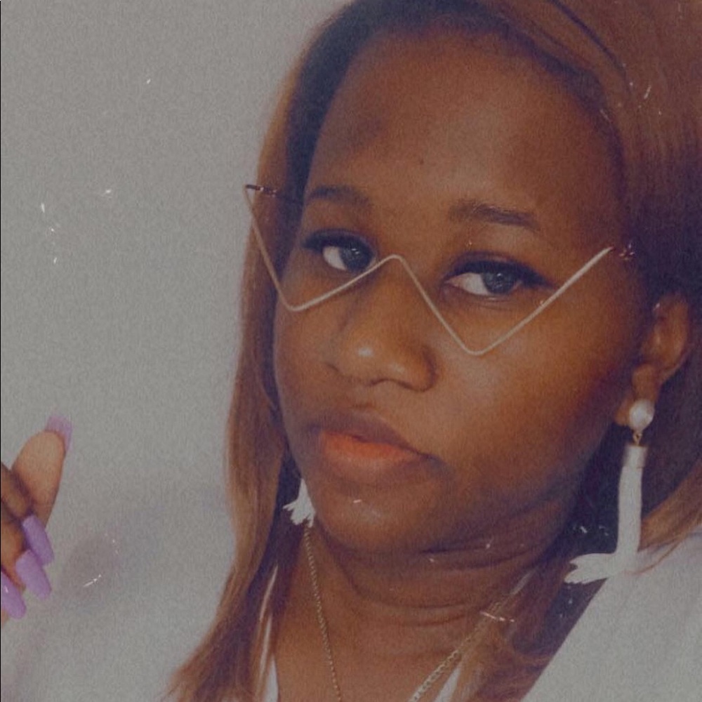 Unisex sunglasses for a sunny day!